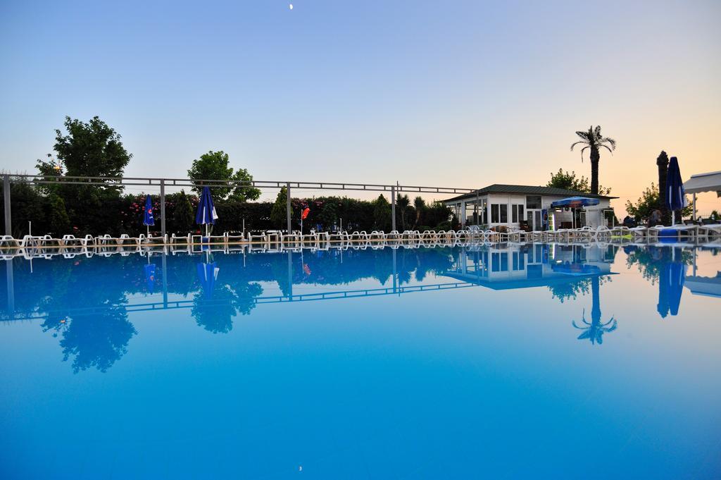 Pelikan Hotel Büyükçekmece Exterior foto